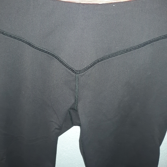 🌟 Lucy powermax capri leggings size small - Picture 2 of 4